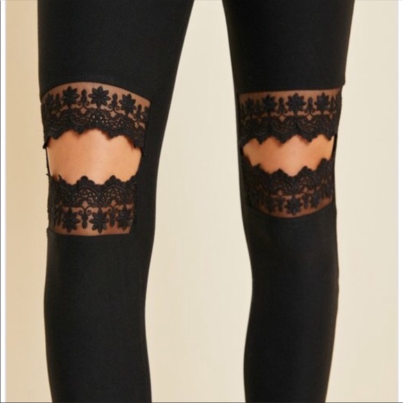 🆕❗️LAST 1❗️FERNWEH BOHEME LACE CUT OUT LEGGINGS - Picture 4 of 5